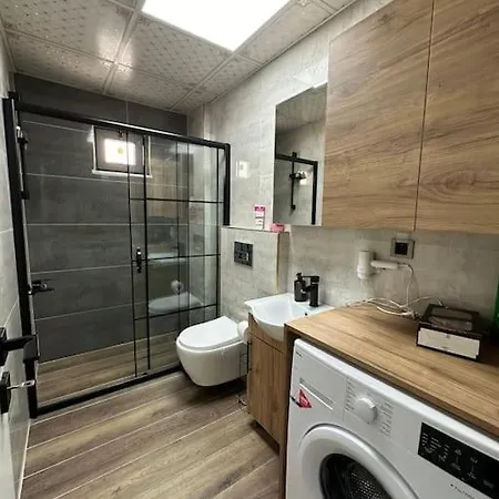 Genis, Denize Kolay Ulasim Apartment